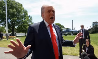 Tổng thống Trump cảnh báo Iran nếu tiếp tục tấn công các tàu Mỹ 