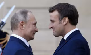 Tổng thống Pháp Macron tính thiết lập lại liên lạc với Tổng thống Nga Putin
