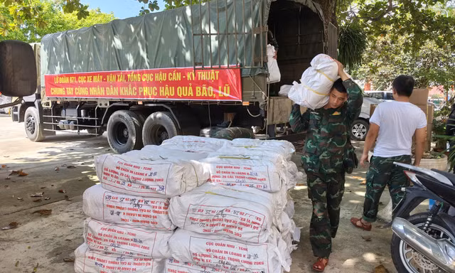 Gạo hỗ trợ vùng lũ Lạng Sơn. Ảnh: Dương Nguyên. 