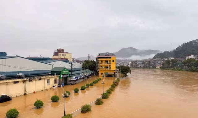 Mưa lũ tràn vào Cao bằng, gây ngập lụt cục bộ. 