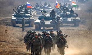Ukraine nói hàng trăm binh sĩ Nga được điều đến Belarus