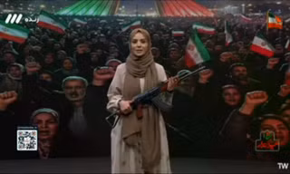 Người Iran xuống đường, tuyên bố sẵn sàng hi sinh giữa nguy cơ chiến tranh tái bùng phát