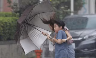 Trung Quốc sơ tán 1,8 triệu người vì siêu bão Bavi