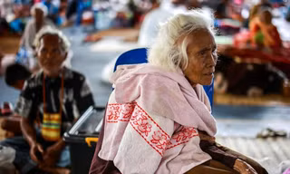 Căng thẳng trên biên giới kéo dài sang ngày thứ ba, công dân Campuchia ở Thái Lan ùn ùn về nước