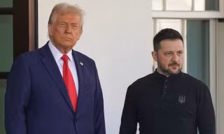 Tổng thống Mỹ Trump và Tổng thống Ukraine Zelensky xem xét 'siêu thỏa thuận' trao đổi vũ khí