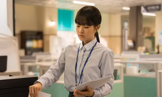 Đi làm mà bị "bơ" từ tin nhắn đến họp hành: Bạn có đang bị bắt nạt công sở?