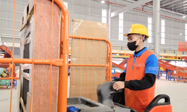 Giảm giờ làm còn 40-44 giờ/tuần: Không bây giờ thì khi nào? 