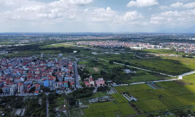 Đất lúa trong khu dân cư đã xây nhà có được chuyển sang đất ở?